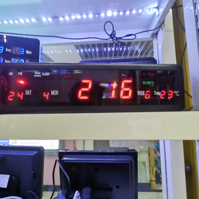 新款万年历电子钟台钟座钟夜光静音数字挂钟客厅电子表台历细节图