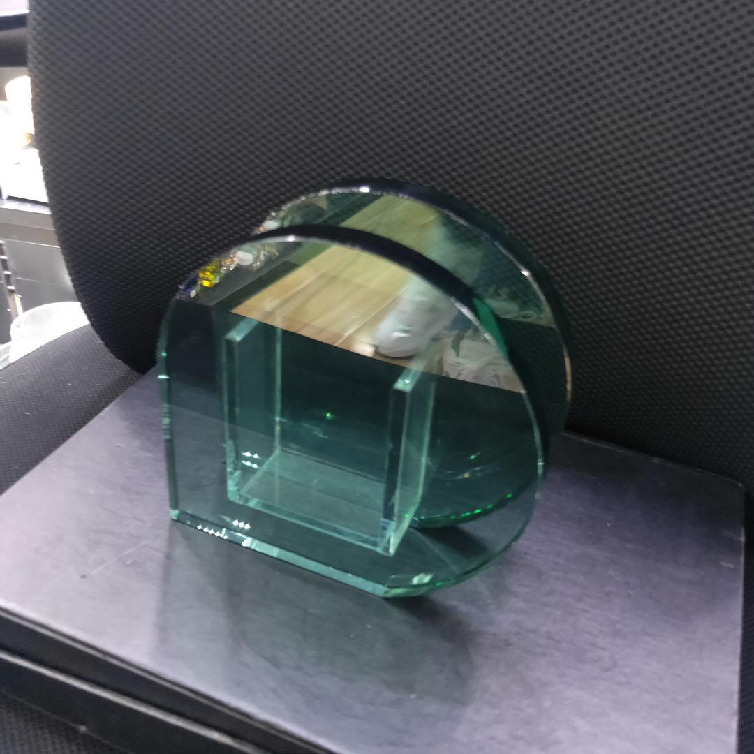 Factory direct sales of hollow light green crystal semi-circular vases Specification image