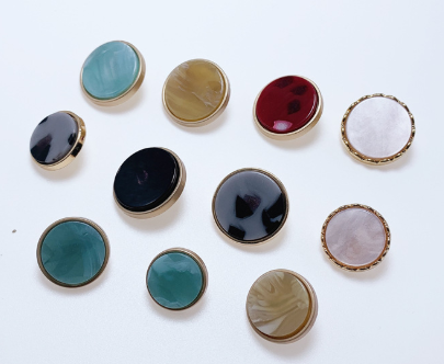 喷漆大衣扣细边宽边树脂大衣喷漆纽扣四眼大衣纽扣产品图