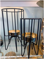 The combination of matte black and French gold is composed of a simple candlestick made up of special lines
