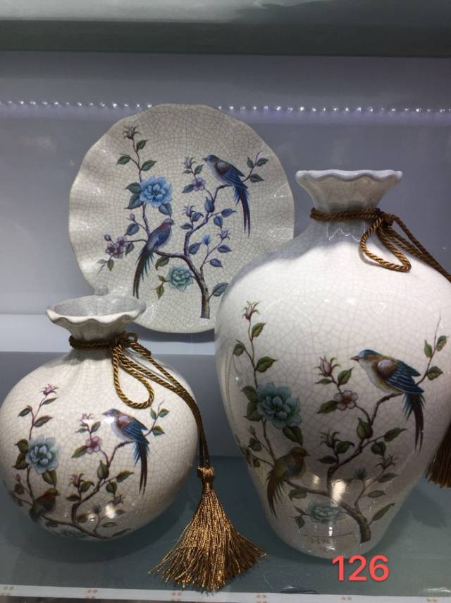 白色陶瓷花瓶餐盘套装，带花纹工艺品摆件 潮艺064