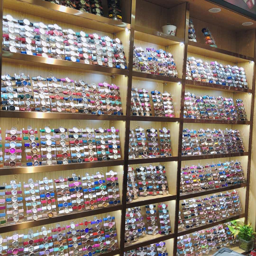 Yiwu Shunchang Watch Shop describe pic - 1