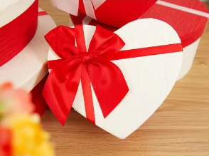 新款心形蝴蝶结礼品盒时尚礼盒精致情人节包装产品图