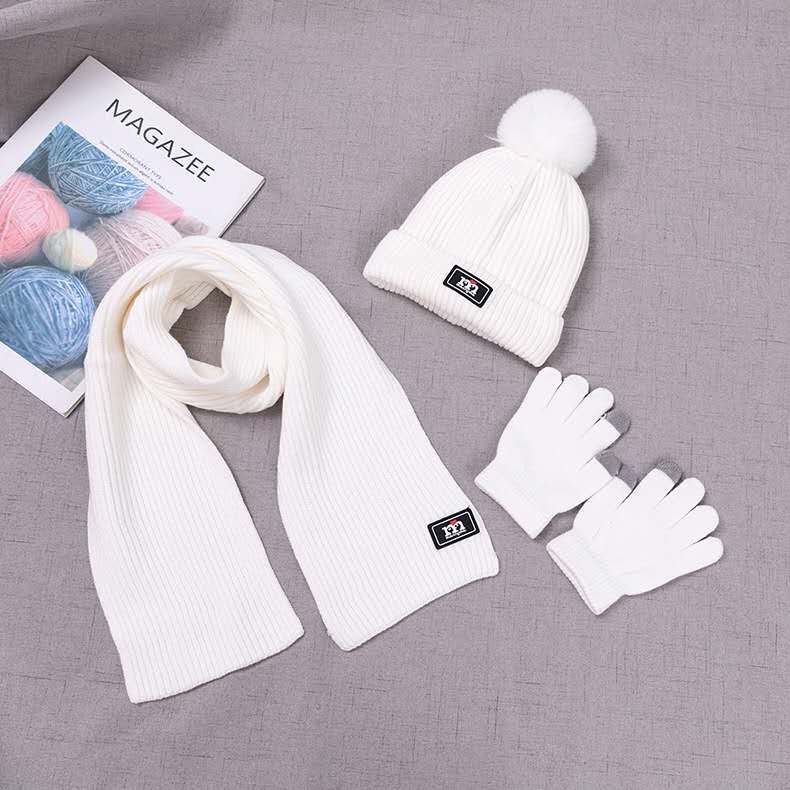 A new winter collection of children's hats, scarves and gloves for girls, boys and girls. Thickened, warm, cute and trendy for winter details Picture