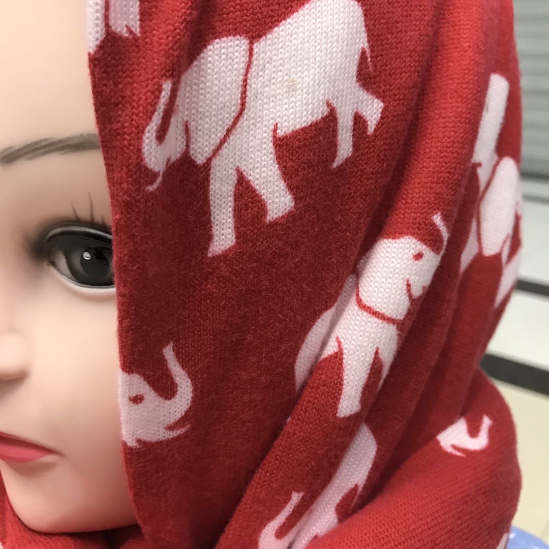Manufacturers Direct Sales Autumn Winter Europe And The United States Fashion Trend New Velvet Red Scarf Scarf details Picture