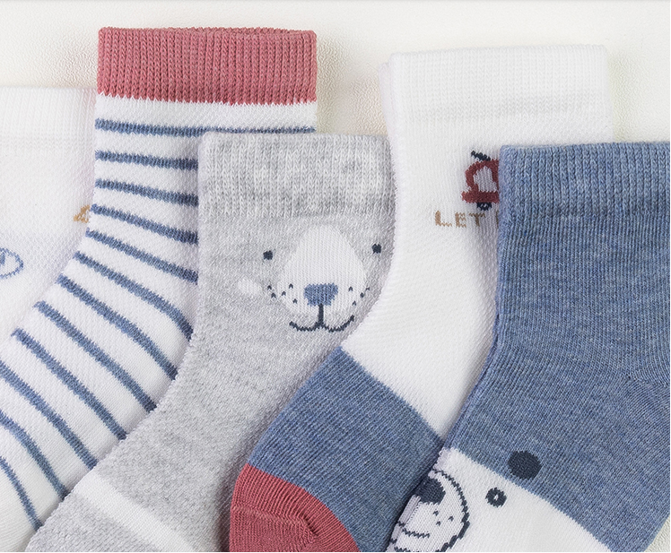 Children's socks, cute cartoon smiling faces, spring and summer boys' and girls' mesh socks, boat socks for babies aged 3 to 12 details Picture