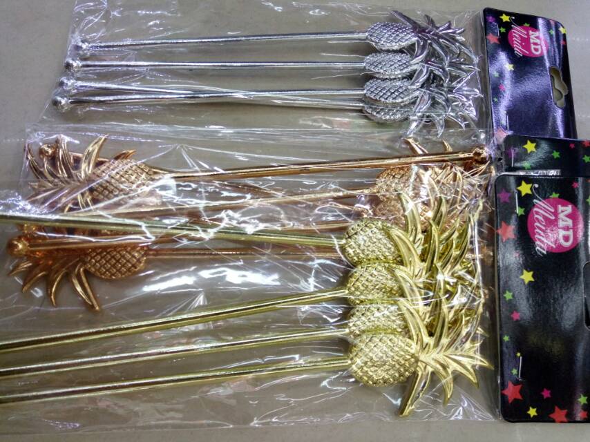 Gold and silver small pineapple cocktail sticks Specification image