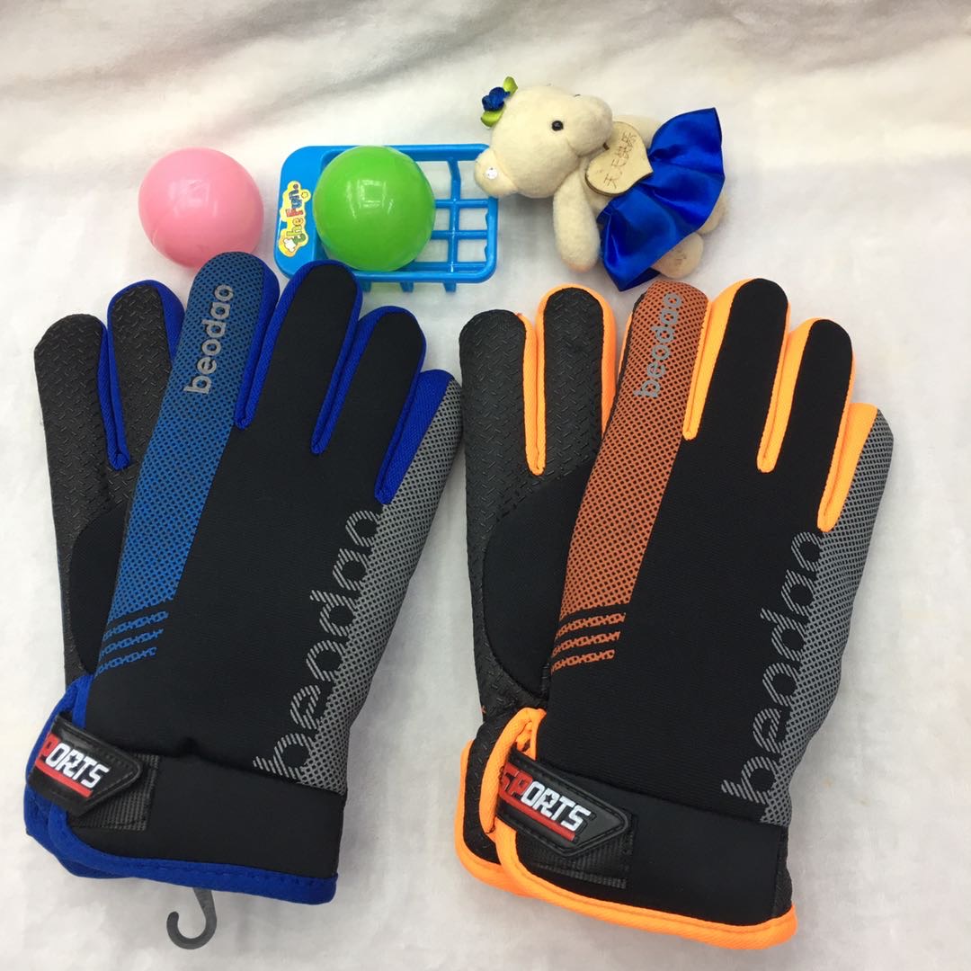 Manufacturer's best-selling direct sales outdoor leisure sports cycling and skiing gloves, winter fashionable men's style, warm, anti-slip and cold-proof