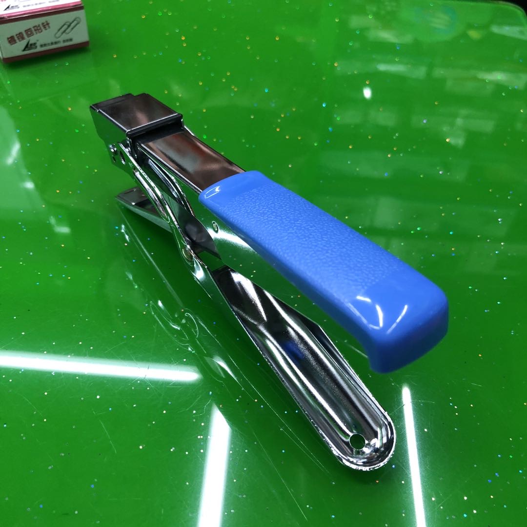 Metal staplers, office supplies, student business staplers, and wholesale from stapler manufacturers details Picture
