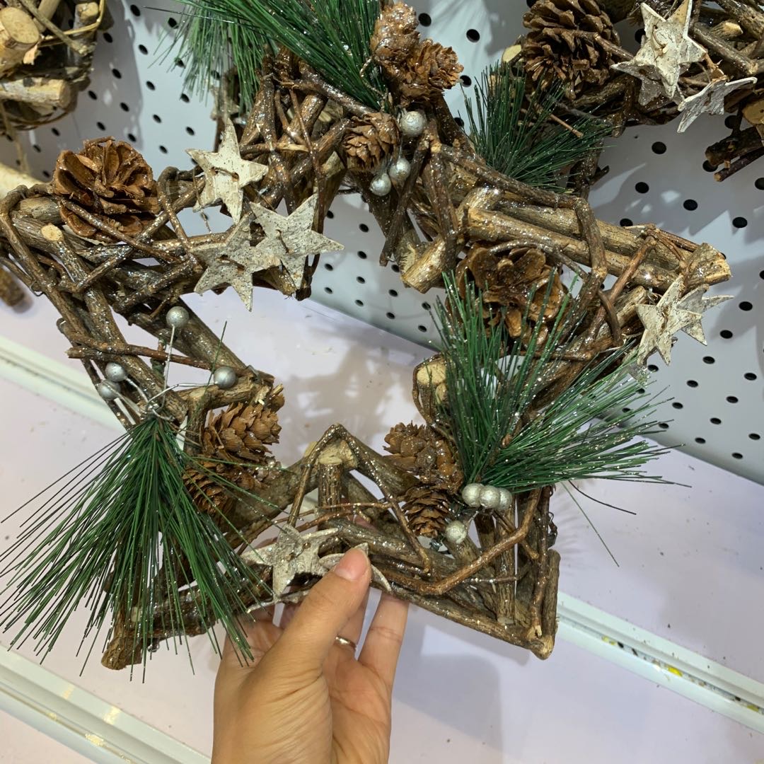 A wooden garland of five-pointed stars as a souvenir of the natural Harajuku Ethnic Minority Scenic Area