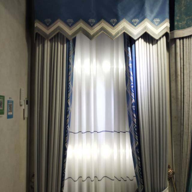 High-precision single-color spliced curtains