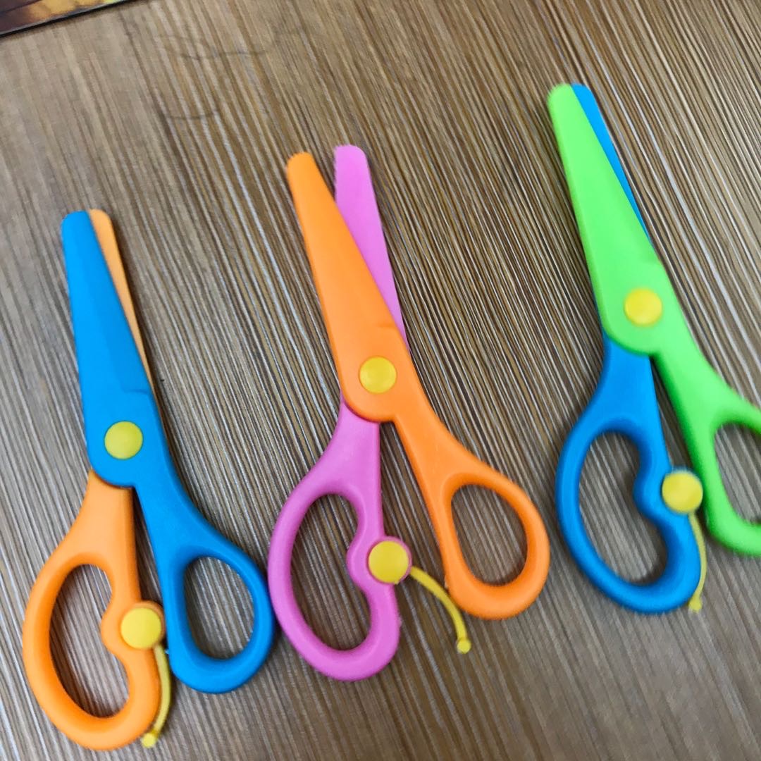 创意弹力手工剪纸DIY裁纸用圆头小剪刀幼儿园儿童安全全塑料办公