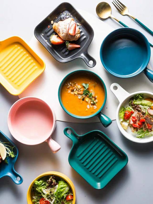 Nordic handled plates, popular cheesecake rice baking plates, ceramic baking plates, home microwave creative plates, breakfast bread plates details Picture