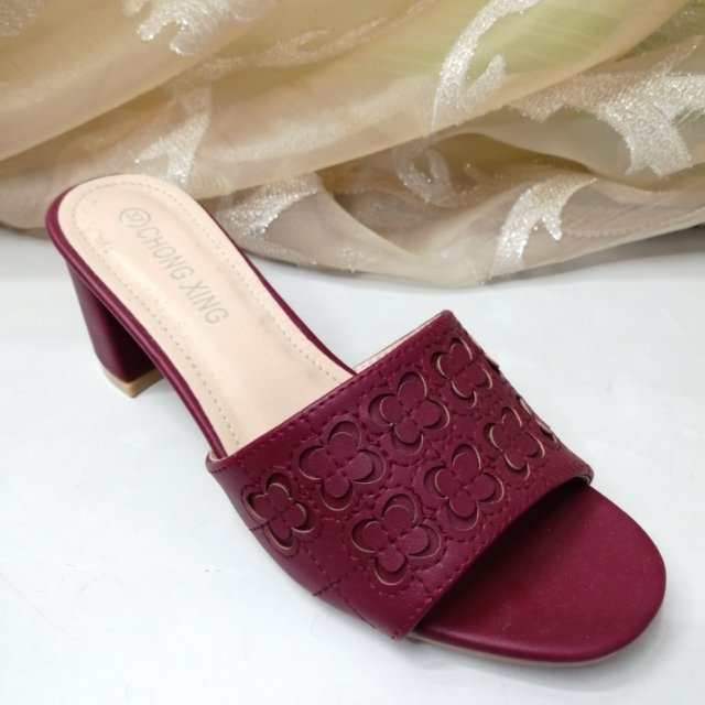 双层镂空梅花走线时尚女士中跟高跟时装凉拖