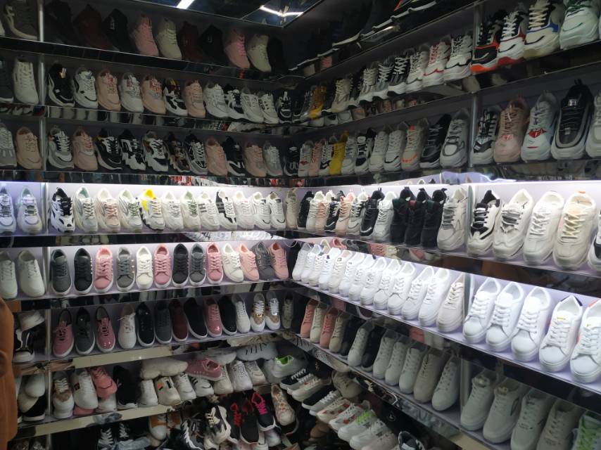 Genfu Footwear Store describe pic - 2