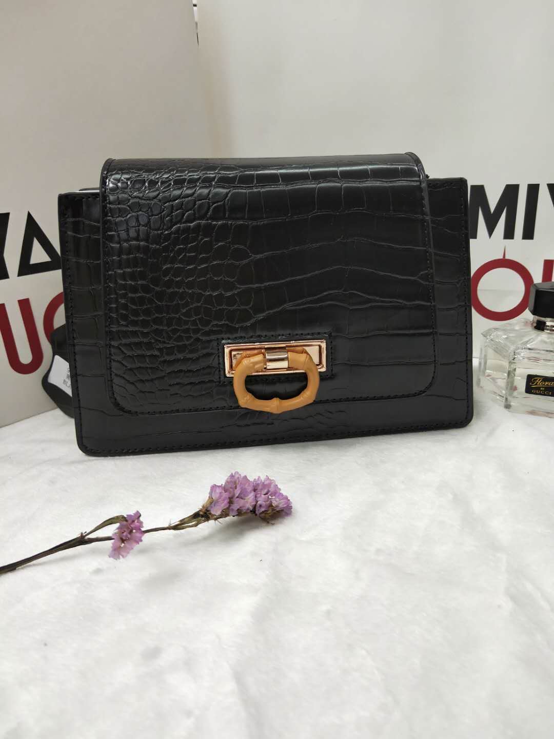 复古时尚女包进口超纤皮压印不规则女包单肩包女士包