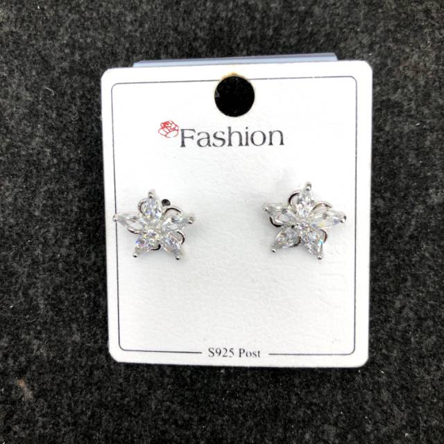 Plum blossom stud earrings, zircon, stylish, versatile and fresh earrings details Picture