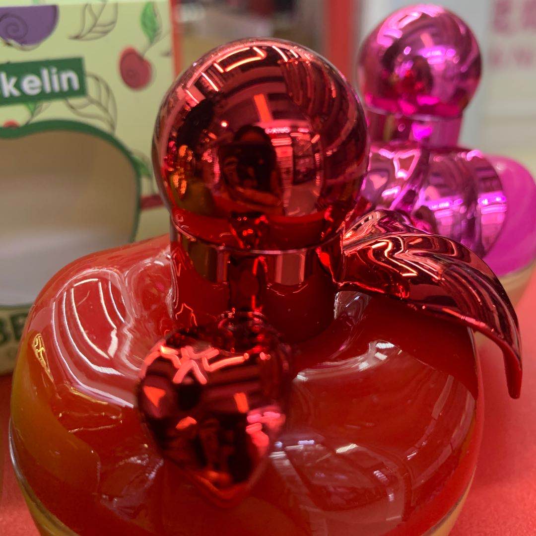 Factory direct sale of Red Apple Foundation: Concealing, moisturizing, long-lasting, cute and brightening. 4 colors for export Specification image