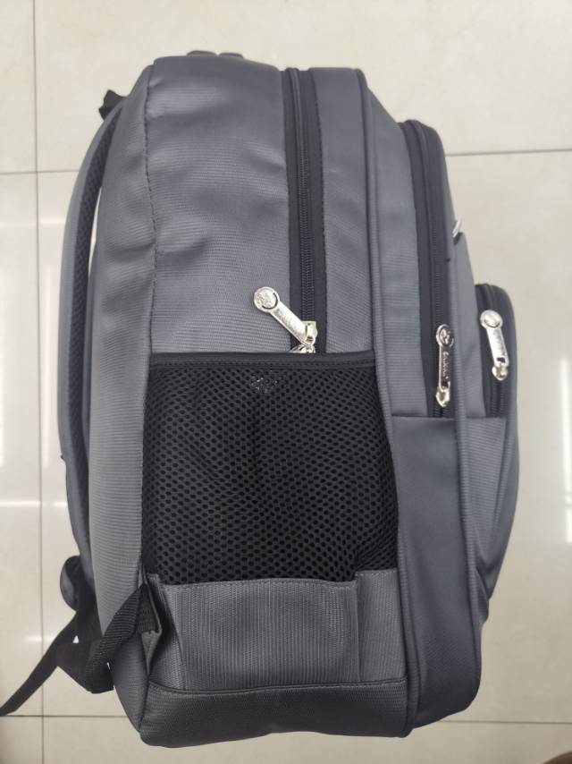 简约男士双肩包大容量电脑包旅行包双肩背包产品图