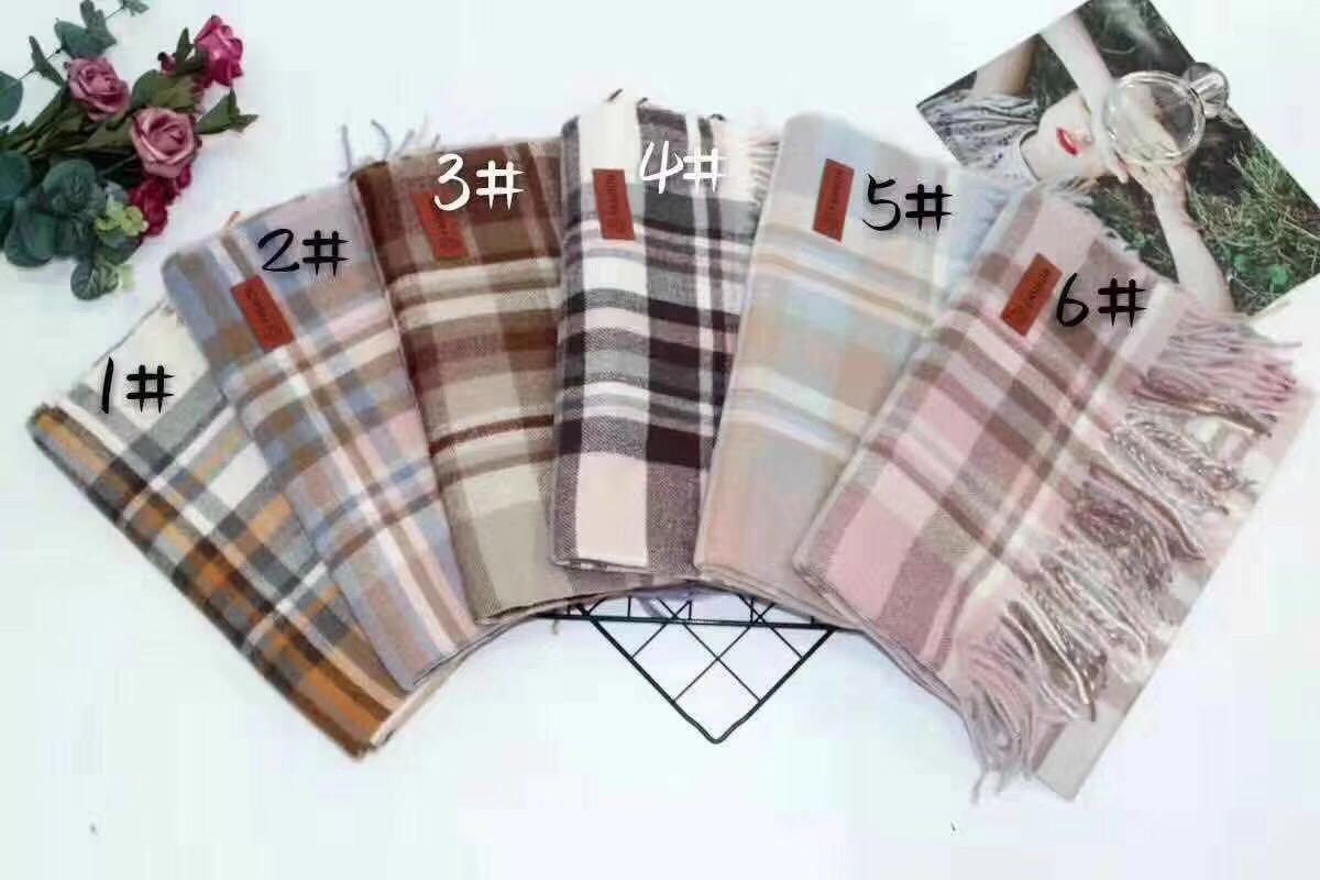 A fashionable, versatile, warm, classic and flowing checkered faux cashmere scarf for ladies