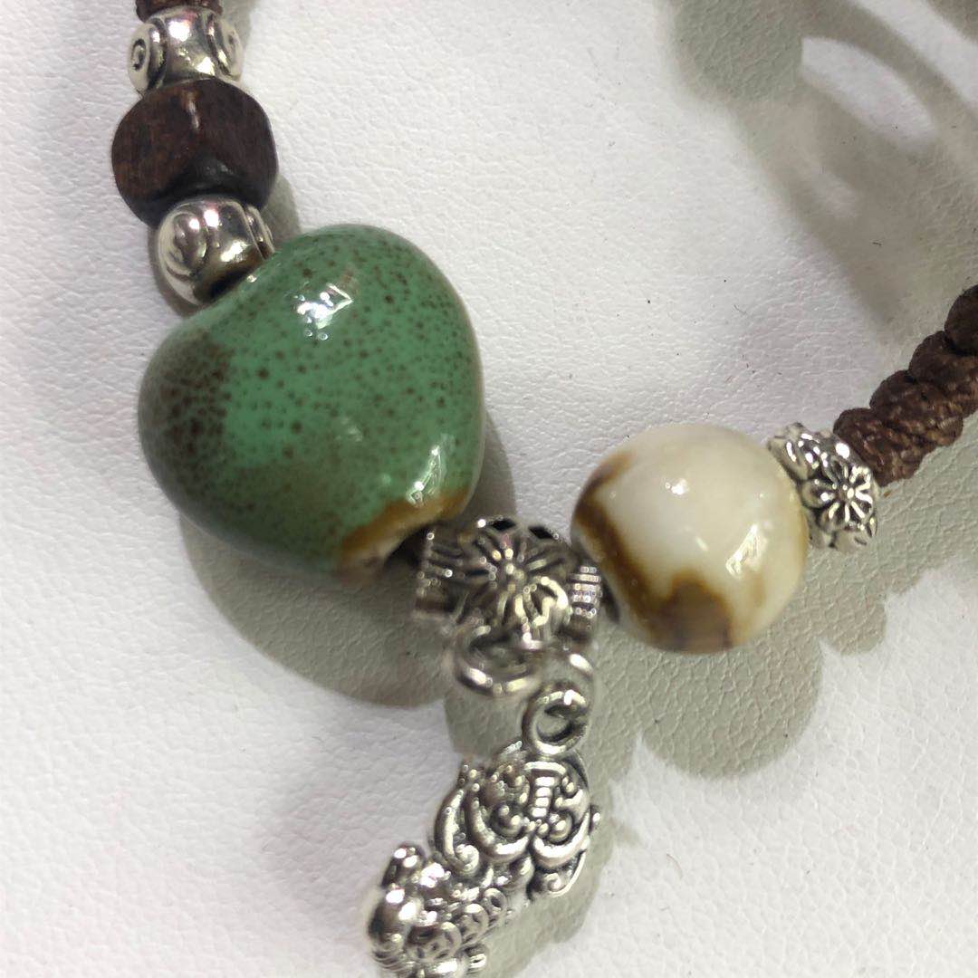 Retro, elegant, fashionable and stylish pendant bracelet, high-end, elegant and color-preserving internet-famous accessory, student gift Specification image