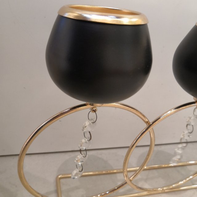 Exquisite three-seat retro circular candlestick details Picture