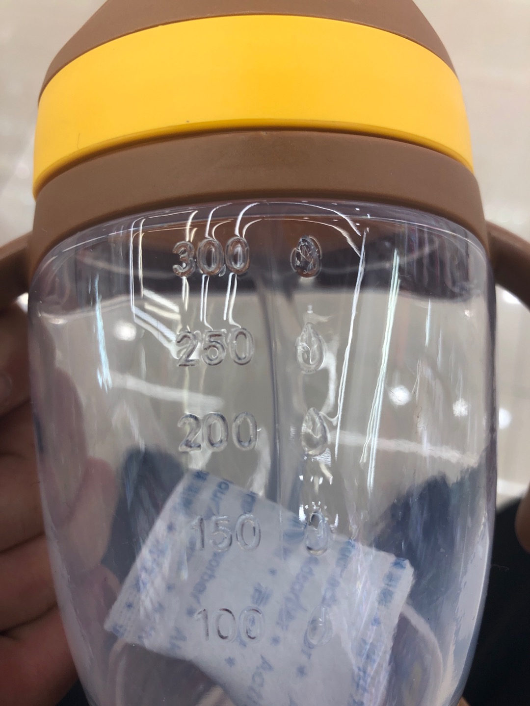 PP材质婴儿水杯300ML大容量爱婴宝品牌细节图