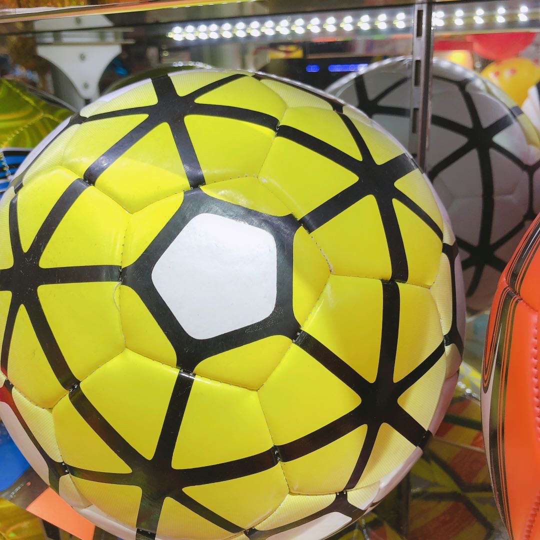 足球5号成人小学生儿童足球耐磨训练真皮质感幼儿园足球培训班产品图