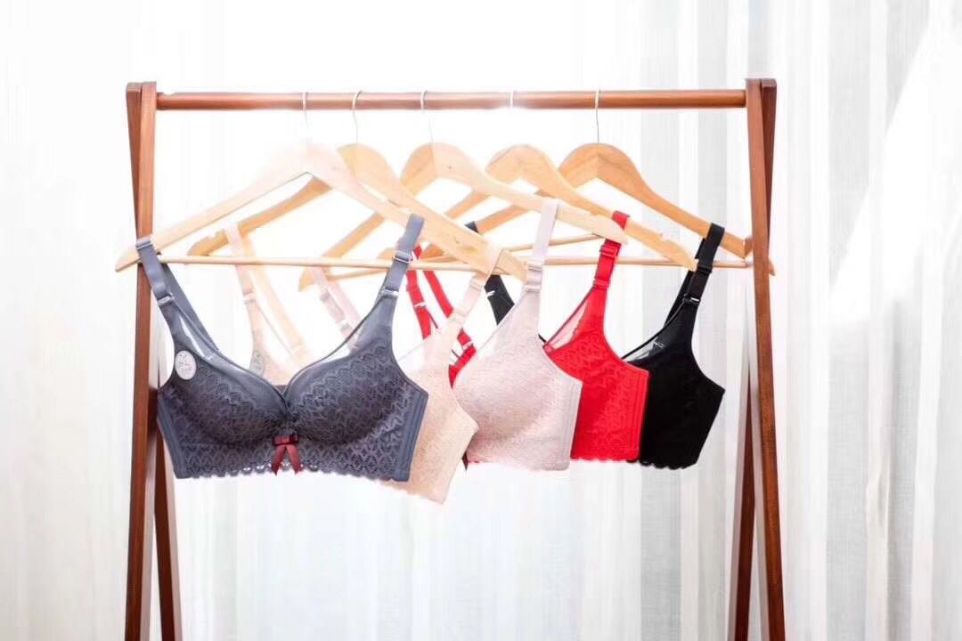 Internet Explosion Three Twist Cup Bra Skin-Friendly Cotton Inner Women's Bra New Launch