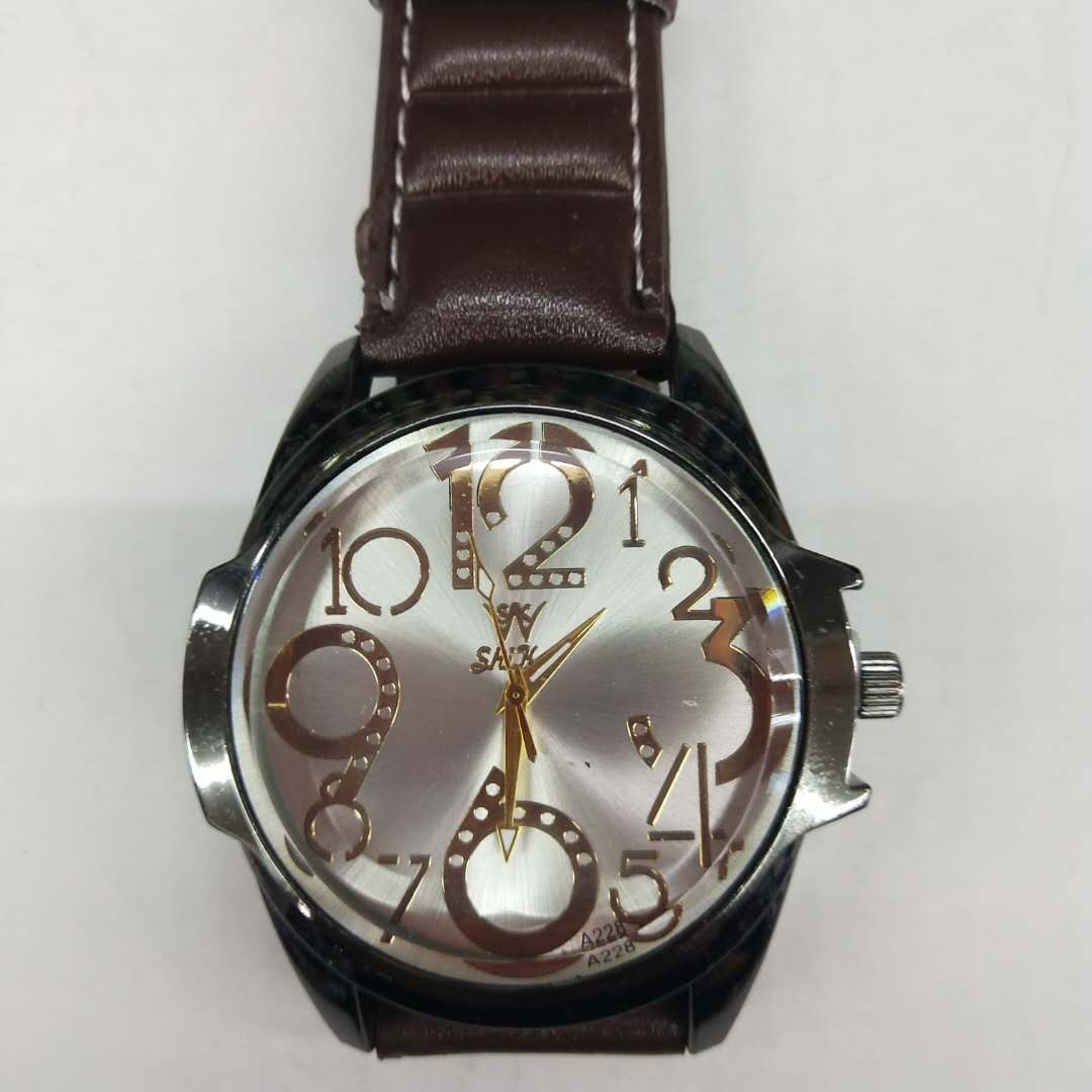 Trendy and fashionable men's silicone casual and fashionable sports watch quartz watch details Picture