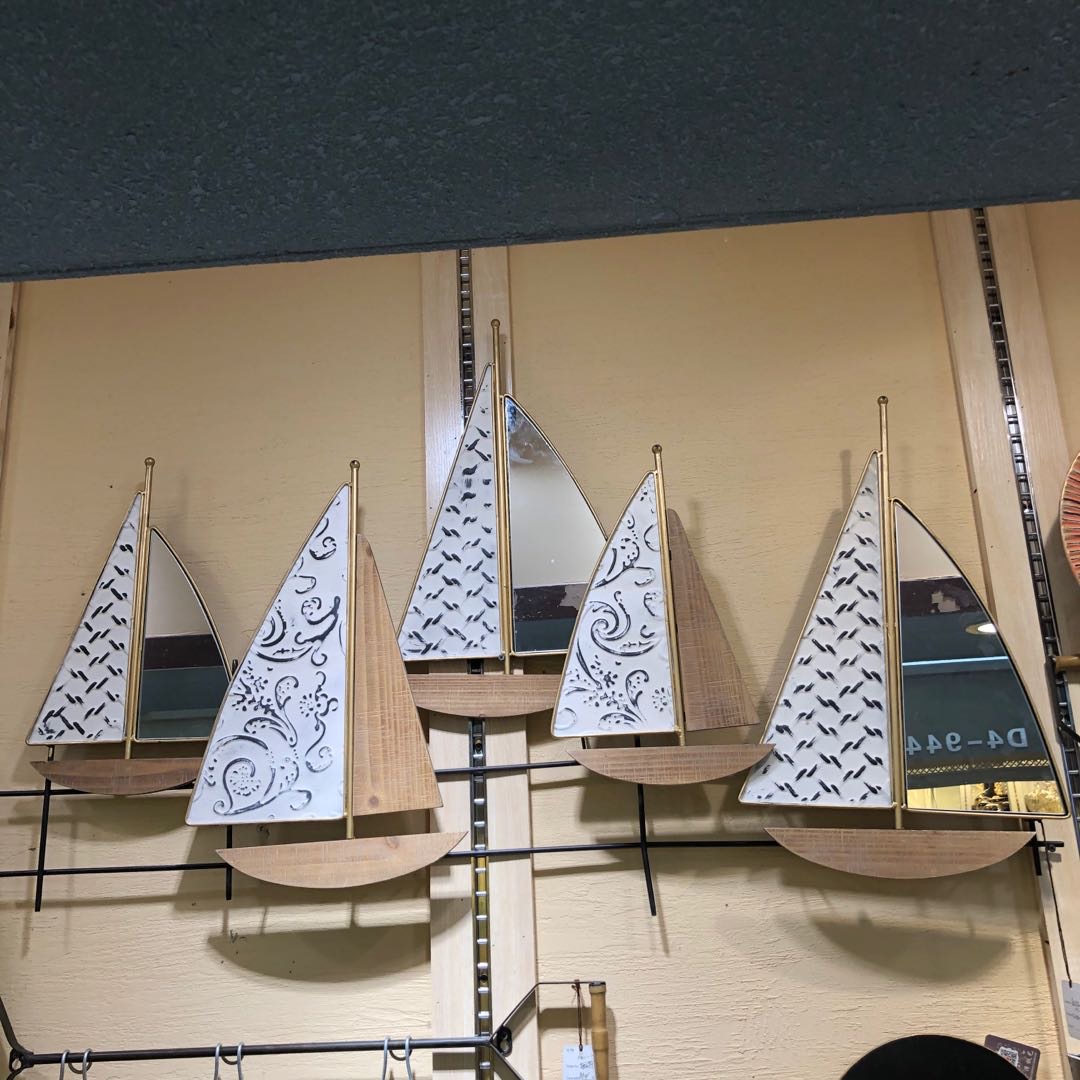 欧式简约装饰卧室装饰工艺品。