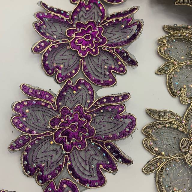 قطعة من الكرز متعدد الألوان مزخرفة details Picture