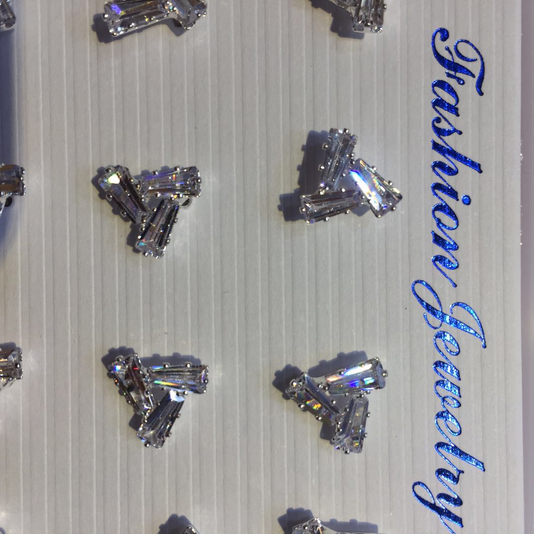 Sterling silver needle zircon stud earrings, Japanese and Korean anti-allergy, simple and elegant diamond earrings for both men and women details Picture