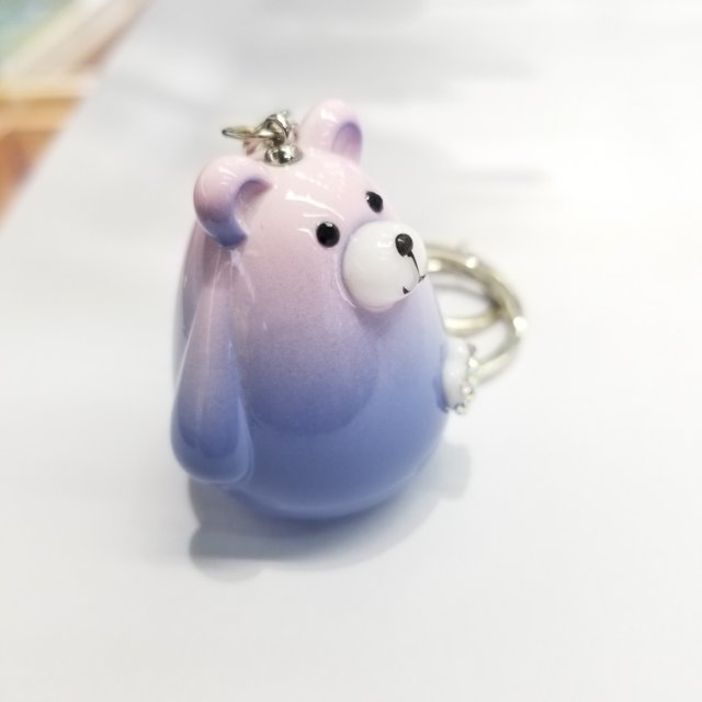 Aizhu jewelry accessories: Cute bear pendant accessories made of gradient acrylic material, a bestseller from Japan and South Korea details Picture