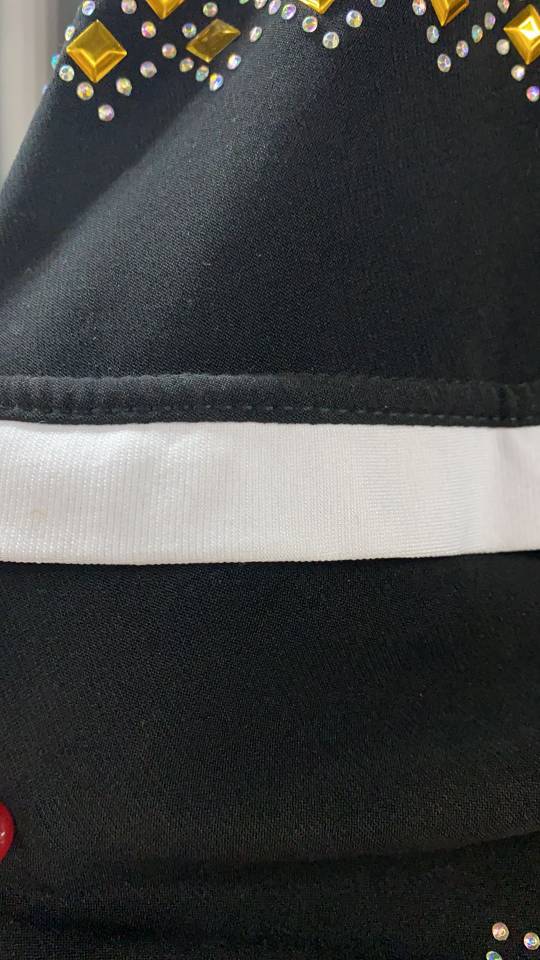 A female Muslim headscarf with rhinestone and crystal on the back Specification image