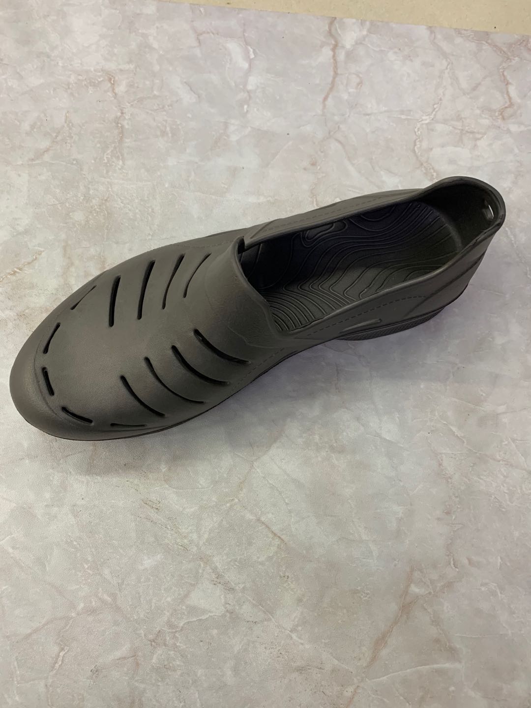 Best-selling 2020 new flowered flip-flops, summer anti-slip casual shoes with ox tendon soles, fashionable and trendy shoes details Picture