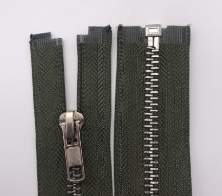 Light Gold Teeth Double Open 5# Metal Zipper Men's Front Flap Metal Zipper Outdoor Clothing Zipper details Picture