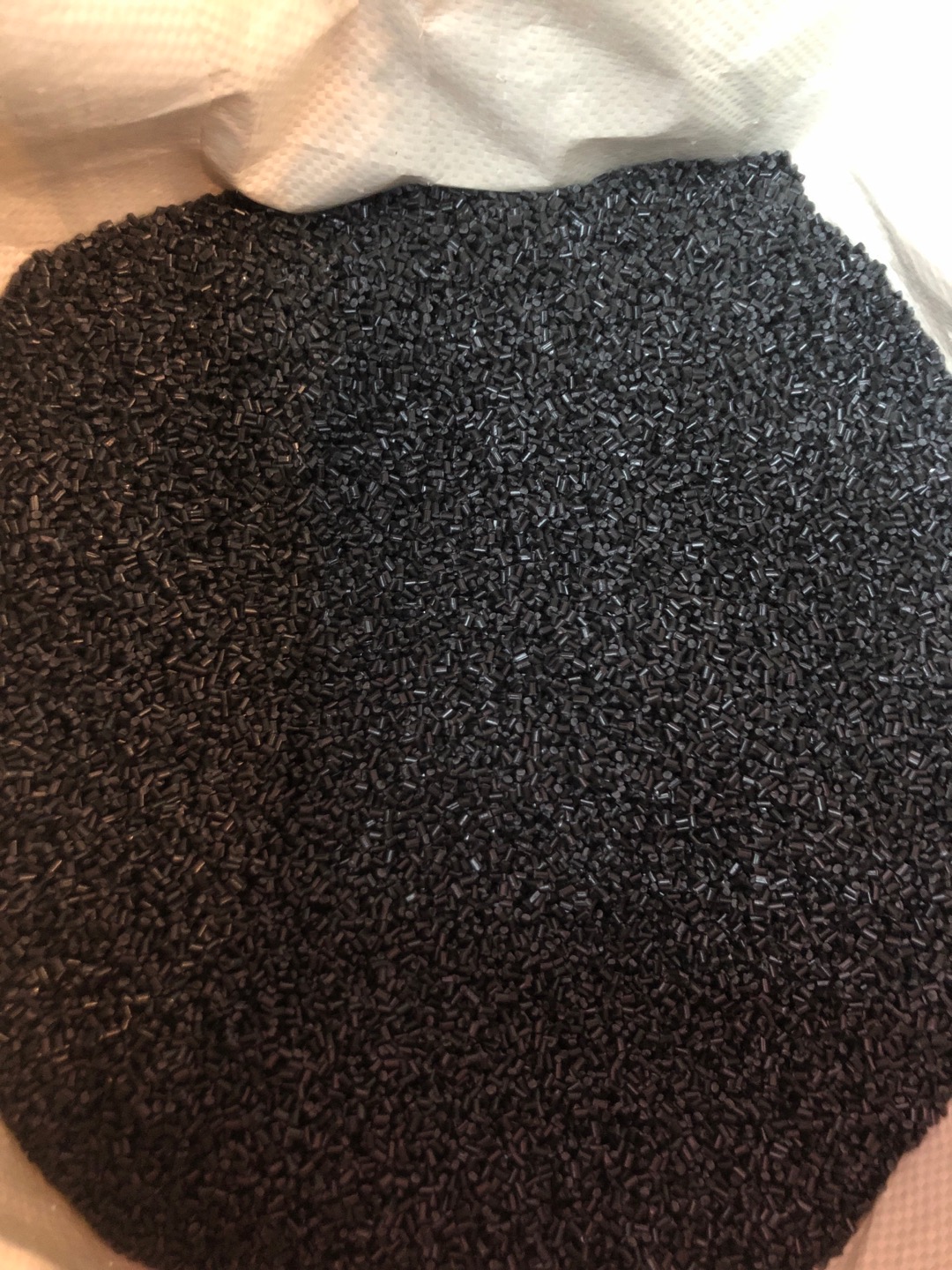 Yongxin Plastic Black Shiny Small Particle Special Grade Modified Benzene (recycled material)