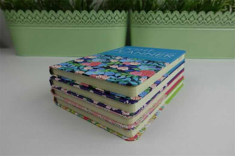 花草精装计划本硬抄本办公学生笔记本纸张厚实细节图