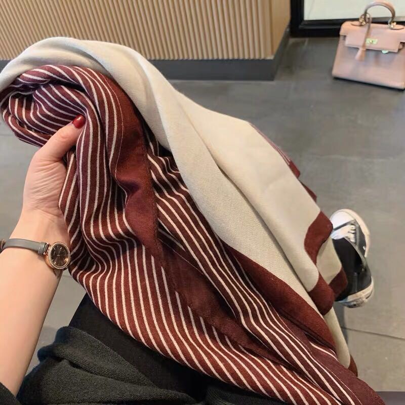 Women's Fashion Trend Goes With The New Double-Sided Warm Scarf