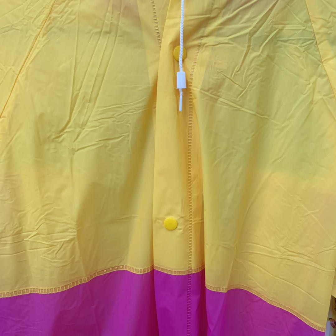 黄粉色拼接雨衣产品图