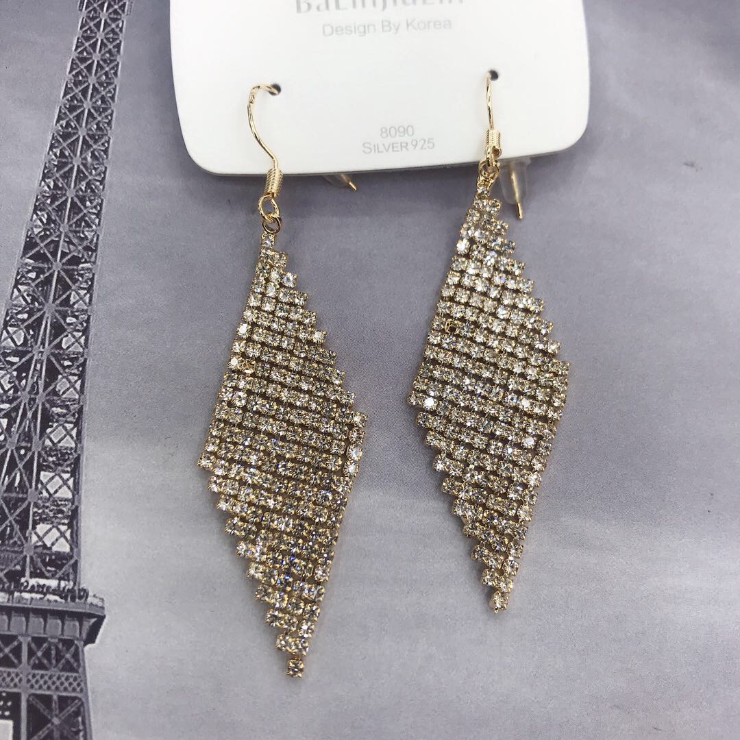 Light luxury full-diamond earrings in geometric rhombus shape, elegant long earrings details Picture