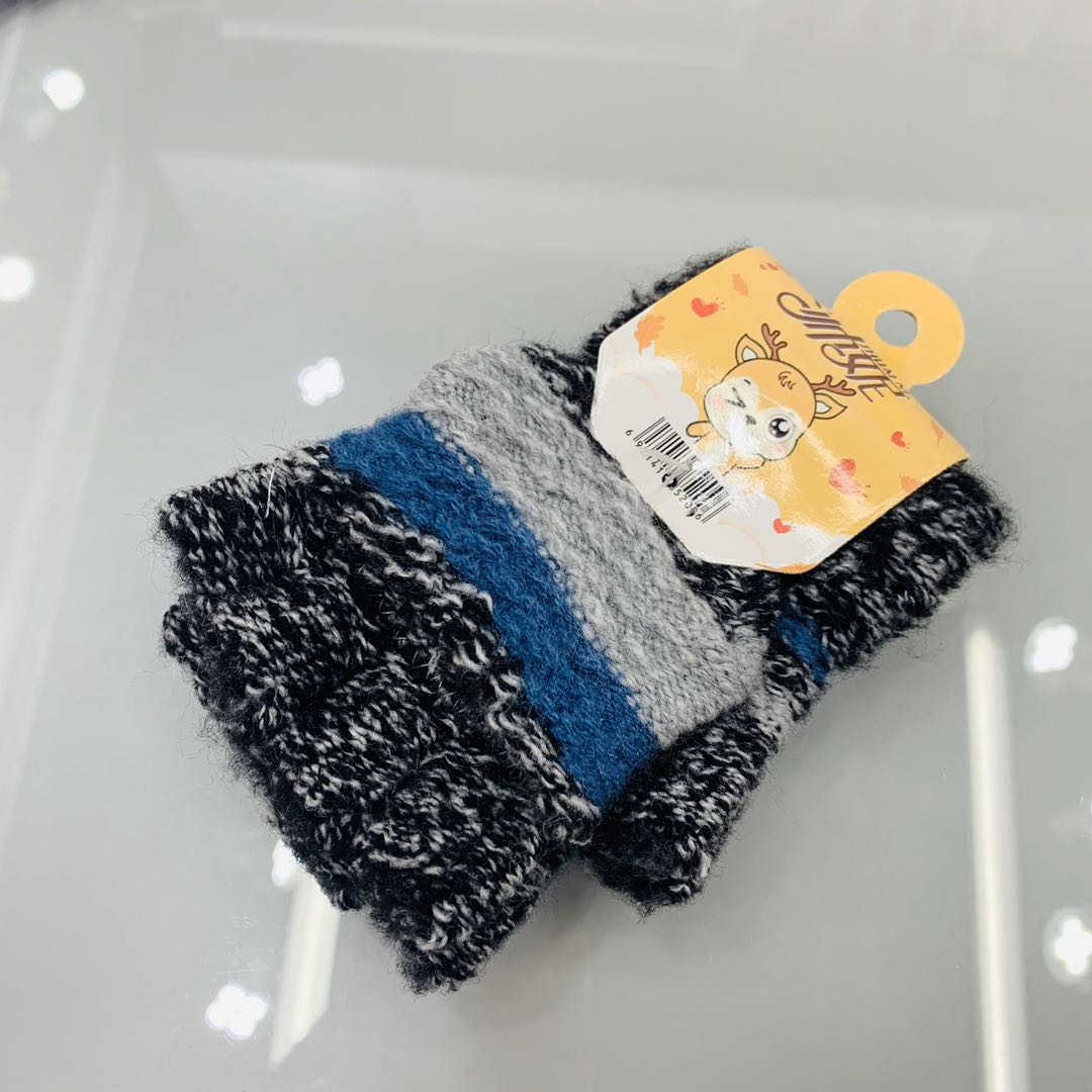 Shuai Ni Children's flip Gloves, half finger, winter warmth, knitted wool for primary school students details Picture