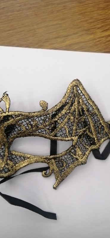 Gold Thread Lace in Home Decor