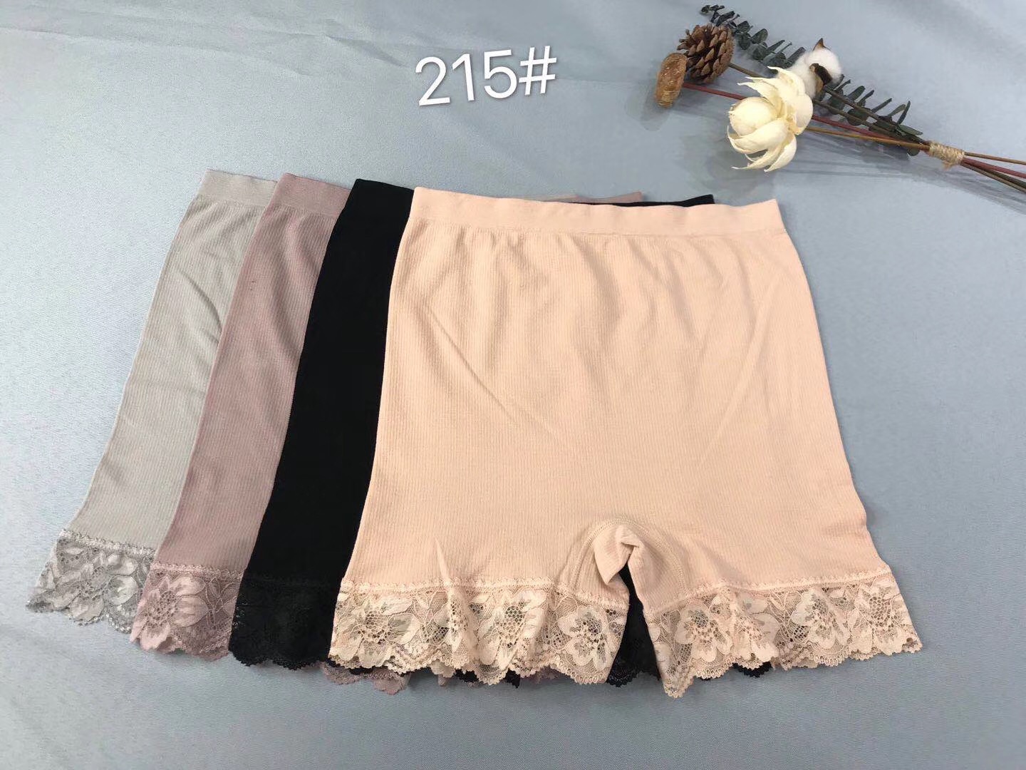 215#女士时尚简约蕾丝边舒适透气柔软贴身打底裤