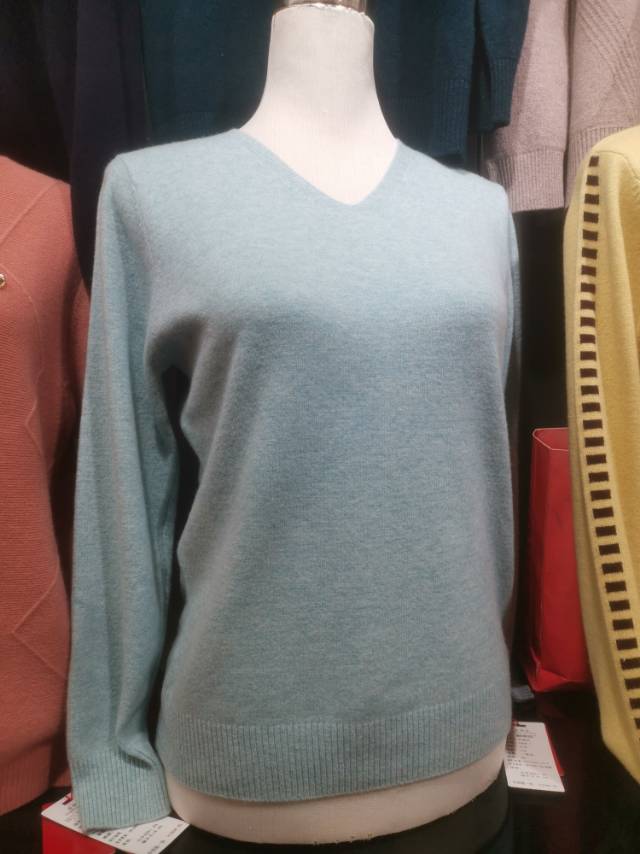 Cashmere sweater for ladies can be worn with warm clothes thumbnail