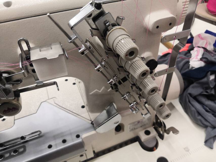 Toyama brand direct drive horizontal cylinder sewn machine HW782T garment processing equipment mechanical equipment Specification image