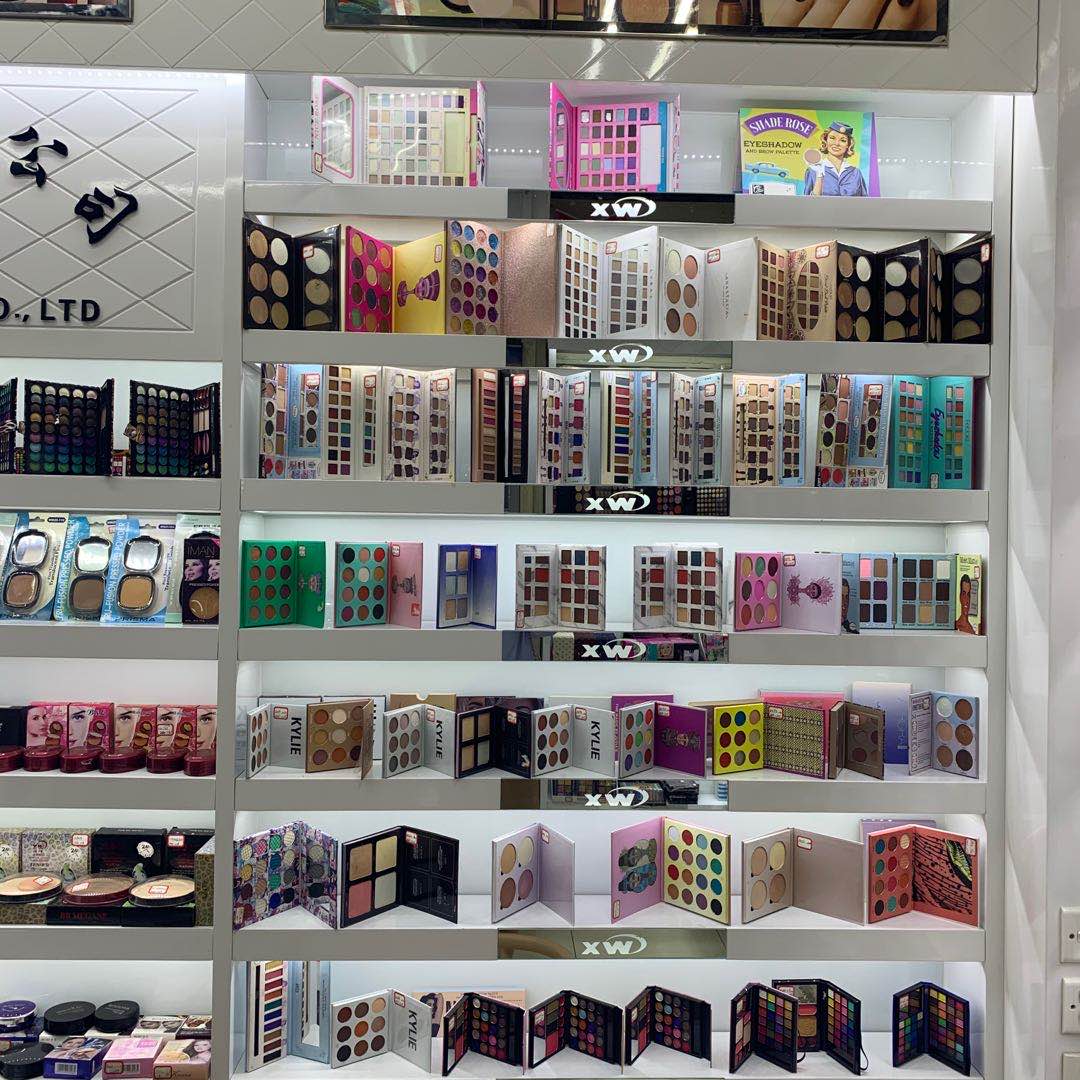 Yiwu Xinwei Cosmetics Company describe pic - 1