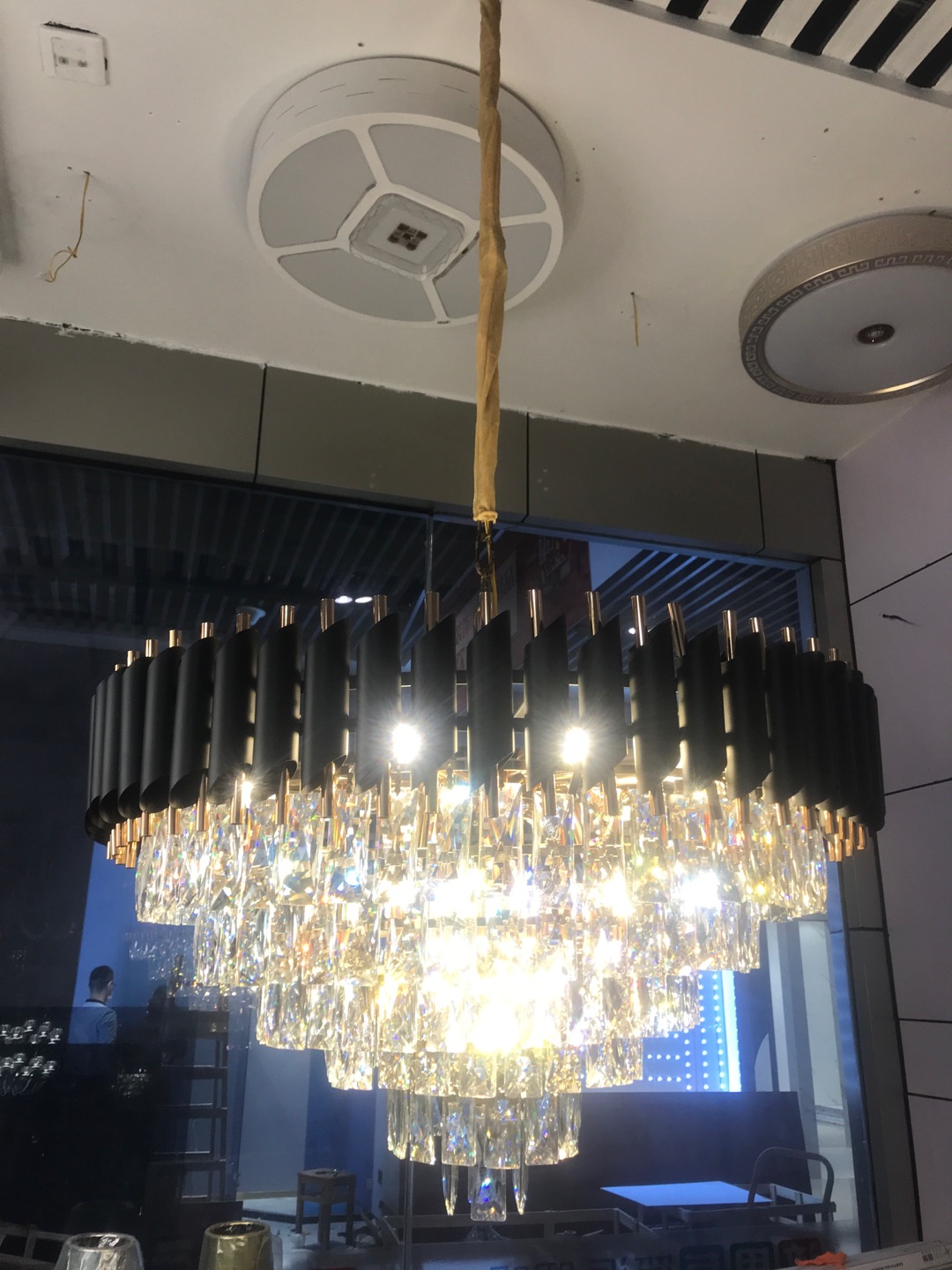 The pure crystal light luxury LED chandelier under Yijia Lighting