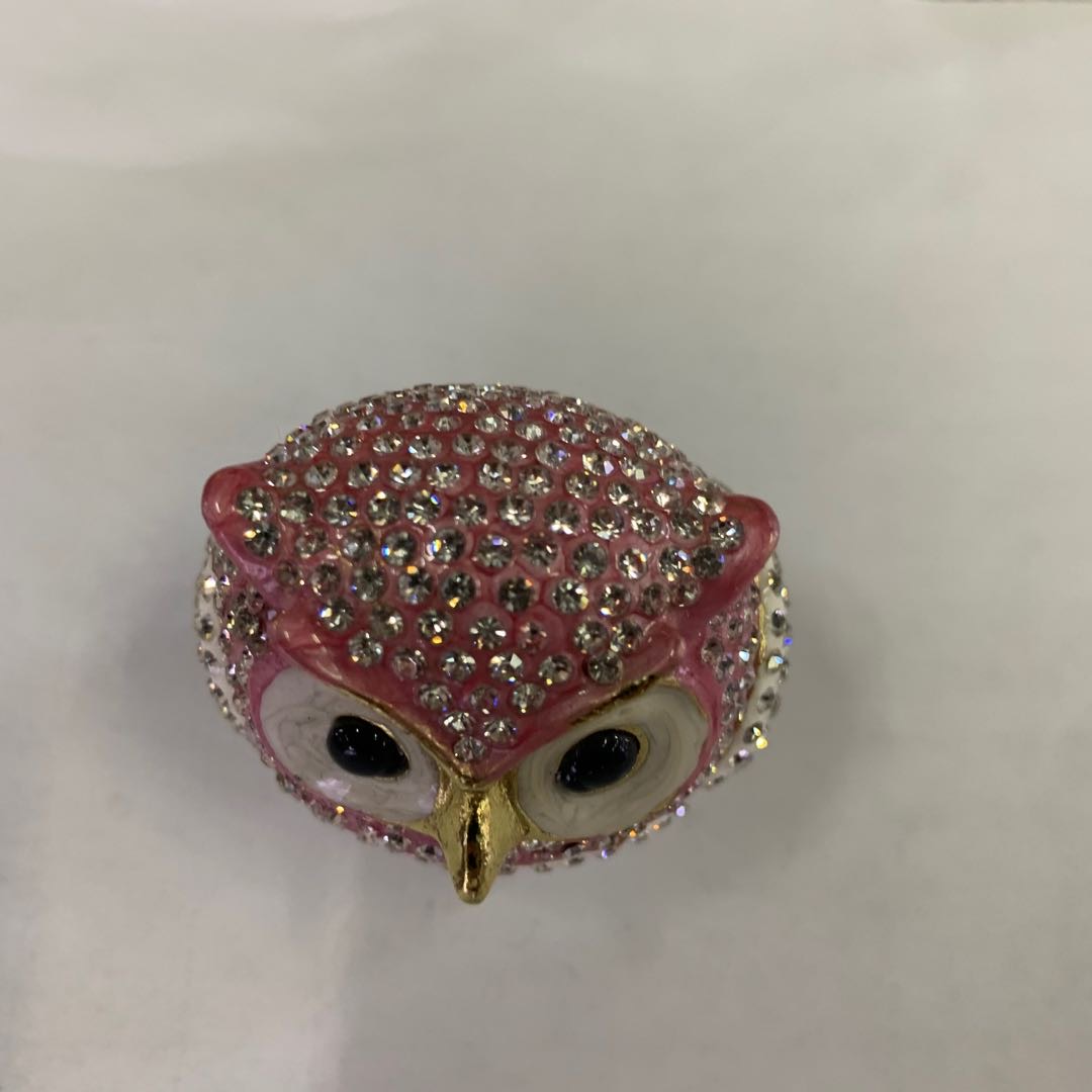 Handmade models, metal models, alloy models, handicrafts, ornaments, decorative owls, pink details Picture